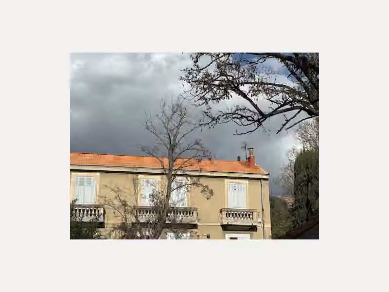 BEAUTOUR COUVERTURE | Entreprise couverture zinguerie Fuite Toiture Toulon